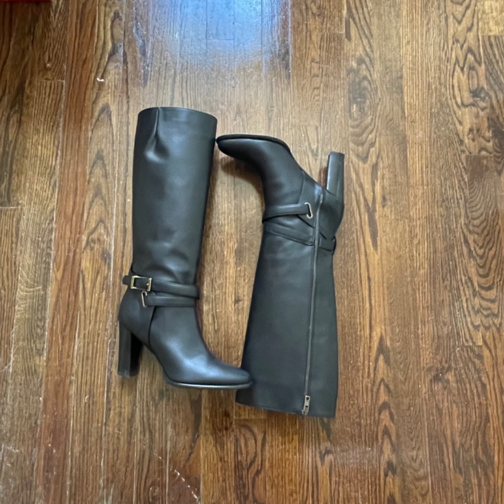 Luxury Designer Burberry Tall Black Zip -up Leather Boots - Picture 6 of 16